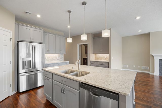 13598 Crownline Drive NE, Prior Lake, MN 55372
