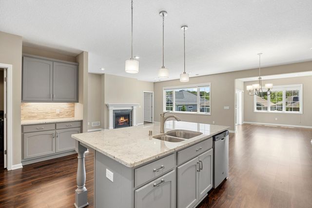 13598 Crownline Drive NE, Prior Lake, MN 55372