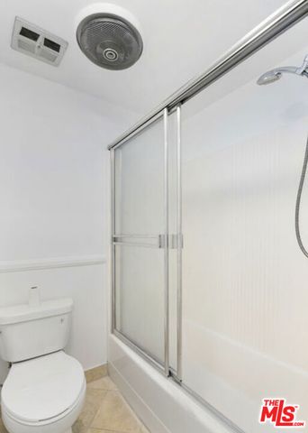 622 S Barrington Avenue 304, Los Angeles, CA 90049