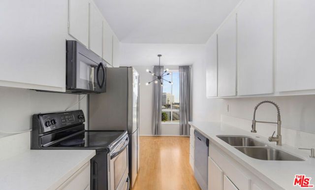622 S Barrington Avenue 304, Los Angeles, CA 90049