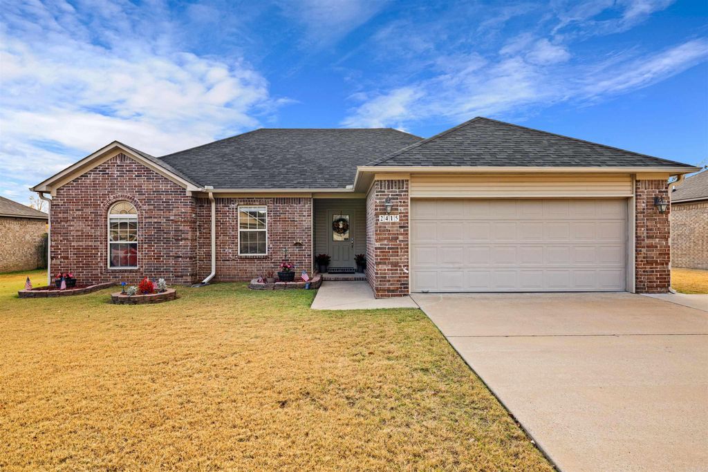 2415 Versailles Dr Drive, Cabot, AR 72023