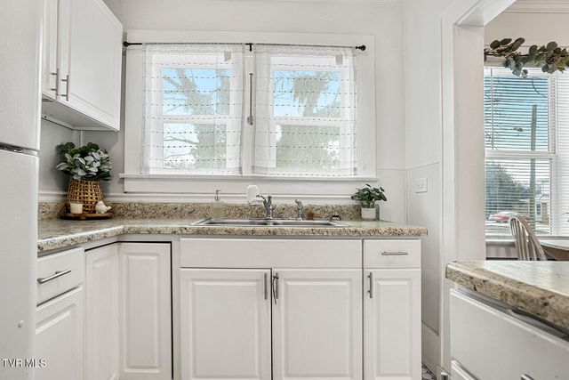 807 Weaver Pike, Bristol, TN 37620