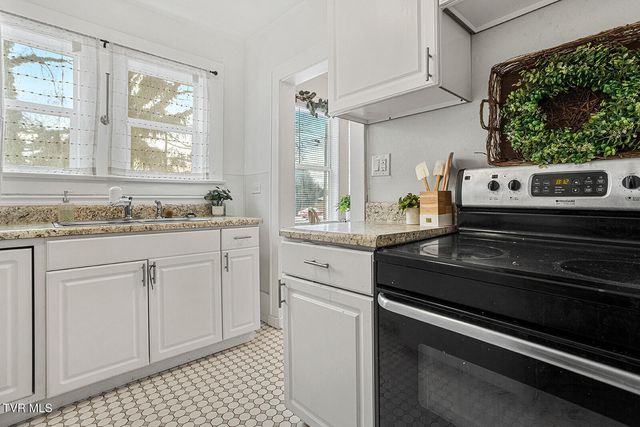 807 Weaver Pike, Bristol, TN 37620