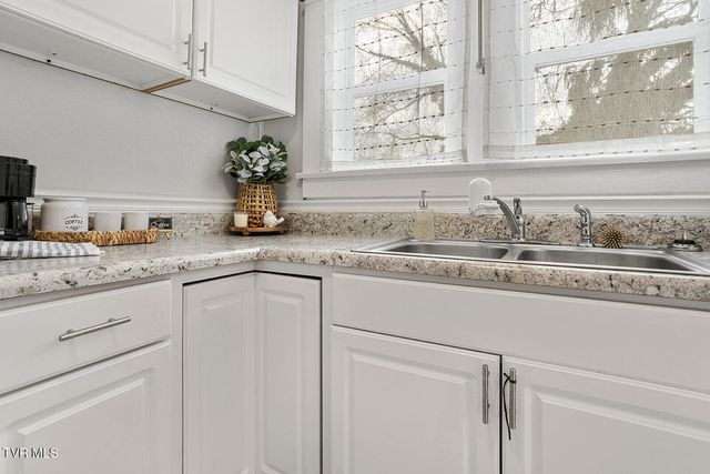 807 Weaver Pike, Bristol, TN 37620