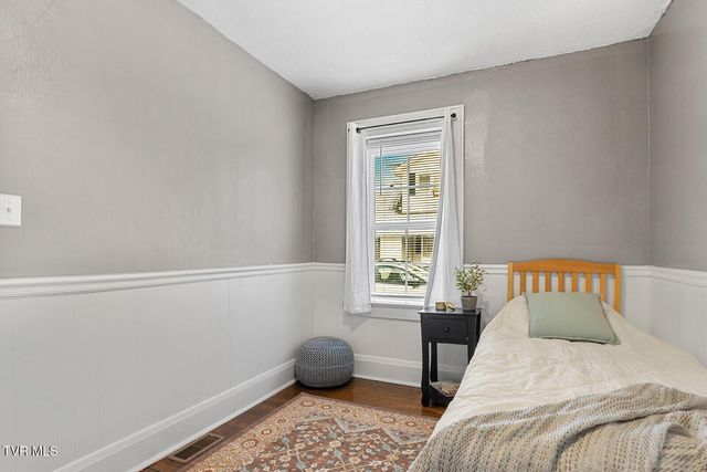 807 Weaver Pike, Bristol, TN 37620