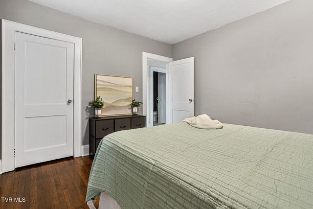 807 Weaver Pike, Bristol, TN 37620