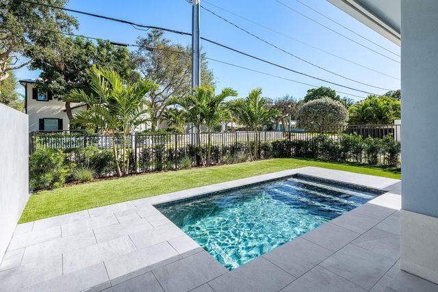 412 SE 4th Avenue, Delray Beach, FL 33483