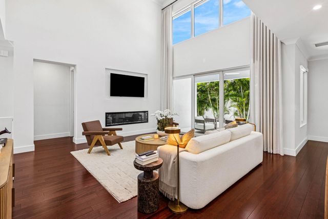 412 SE 4th Avenue, Delray Beach, FL 33483