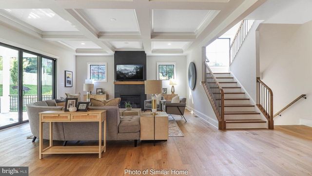 4709 25TH RD N, Arlington, VA 22207