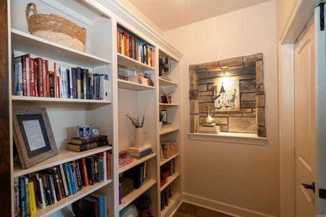 1030 Applewood Drive, Conway, AR 72034