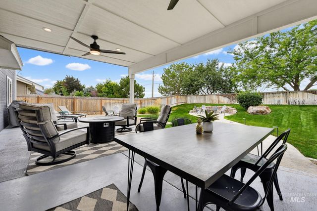842 W Hackamore Ave, Nampa, ID 83686