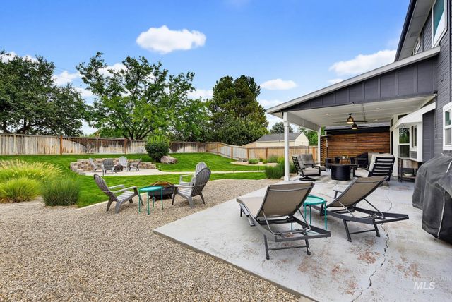 842 W Hackamore Ave, Nampa, ID 83686