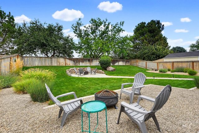 842 W Hackamore Ave, Nampa, ID 83686