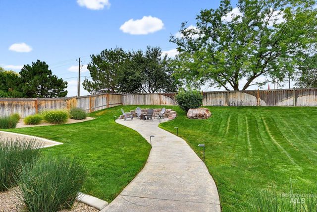 842 W Hackamore Ave, Nampa, ID 83686