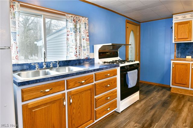 878 Ridge Road, Vienna, OH 44473