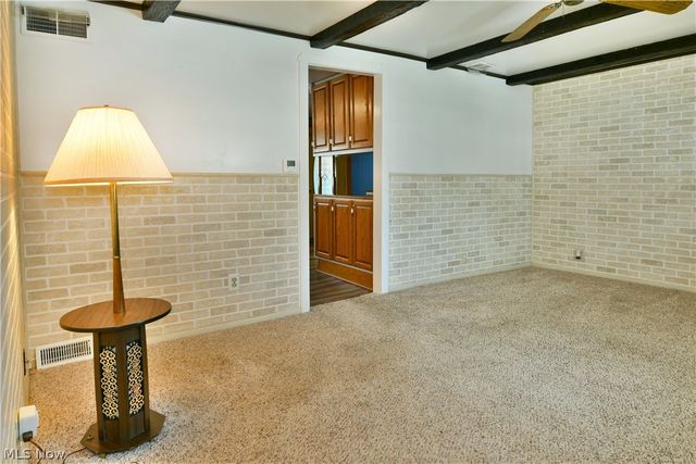 878 Ridge Road, Vienna, OH 44473