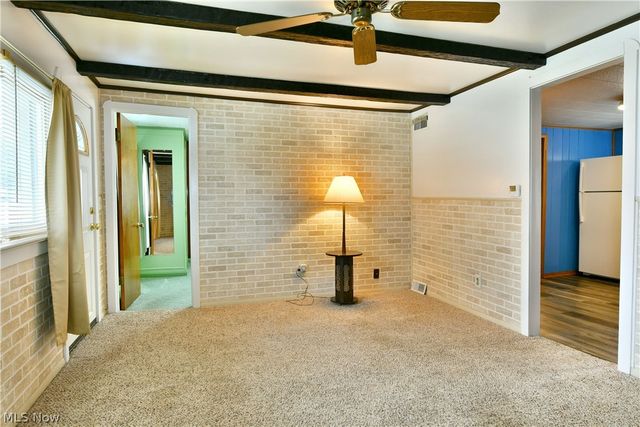 878 Ridge Road, Vienna, OH 44473