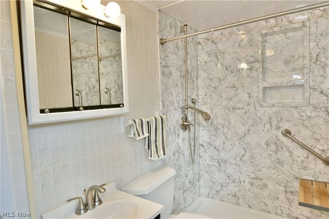 878 Ridge Road, Vienna, OH 44473