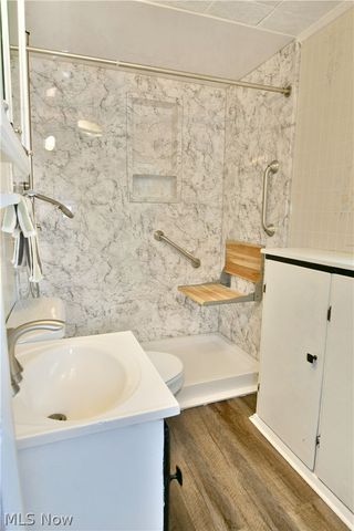 878 Ridge Road, Vienna, OH 44473