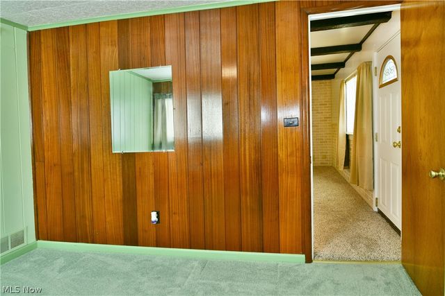 878 Ridge Road, Vienna, OH 44473