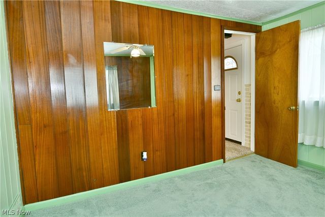 878 Ridge Road, Vienna, OH 44473