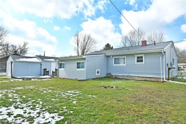 878 Ridge Road, Vienna, OH 44473