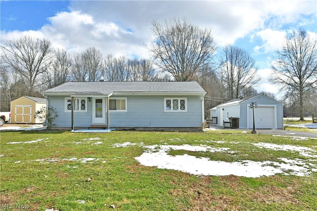 878 Ridge Road, Vienna, OH 44473