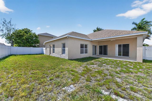 1833 MIRA LAGO CIRCLE, Ruskin, FL 33570