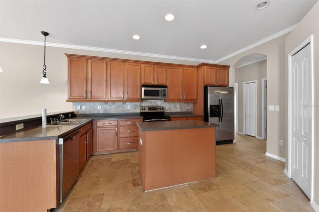 1833 MIRA LAGO CIRCLE, Ruskin, FL 33570