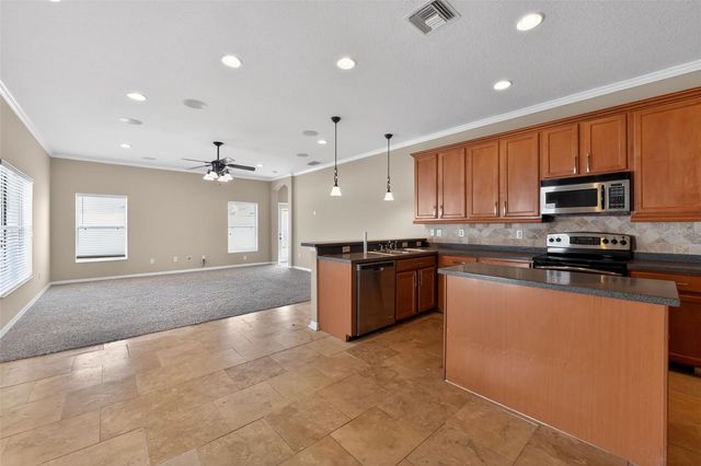 1833 MIRA LAGO CIRCLE, Ruskin, FL 33570