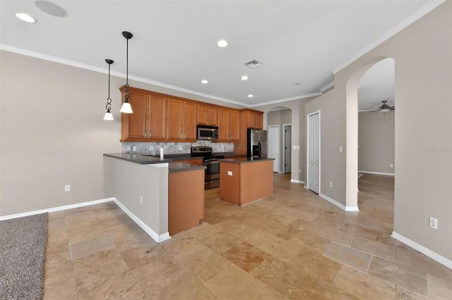 1833 MIRA LAGO CIRCLE, Ruskin, FL 33570