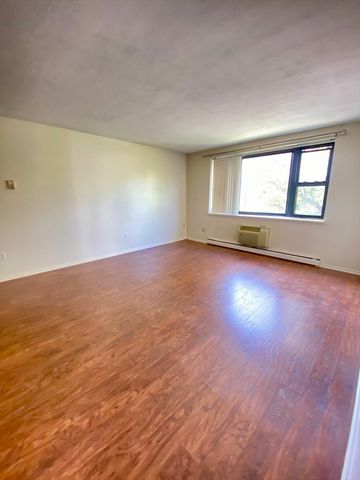 70 Jamaicaway 10, Boston, MA 02130