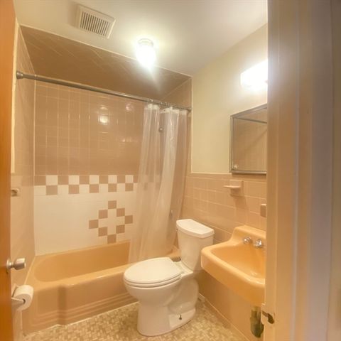 70 Jamaicaway 10, Boston, MA 02130