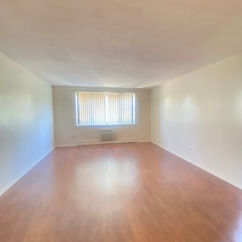 70 Jamaicaway 10, Boston, MA 02130