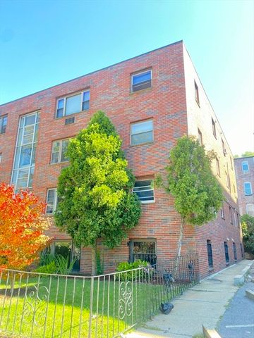 70 Jamaicaway 10, Boston, MA 02130