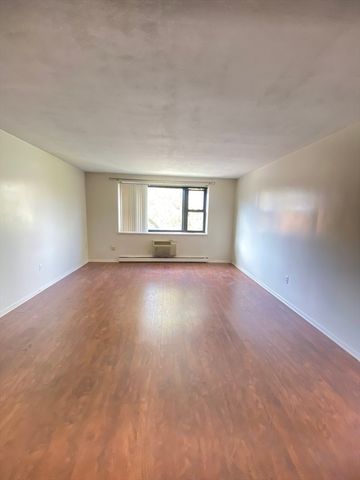 70 Jamaicaway 10, Boston, MA 02130