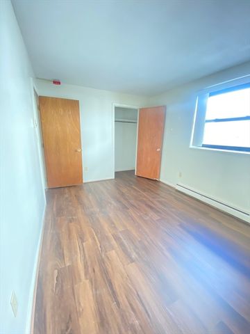 70 Jamaicaway 10, Boston, MA 02130