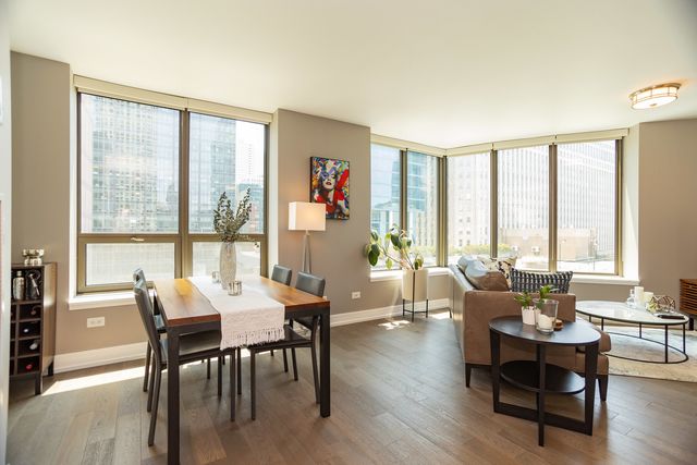 400 N LaSalle Drive 907, Chicago, IL 60654