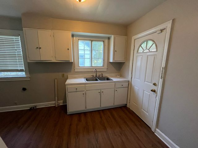 952 BARBARA DR, Memphis, TN 38108