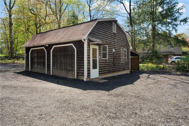 588 Webbs Hill Road cottage, Stamford, CT 06903