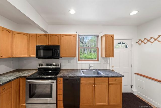 588 Webbs Hill Road cottage, Stamford, CT 06903