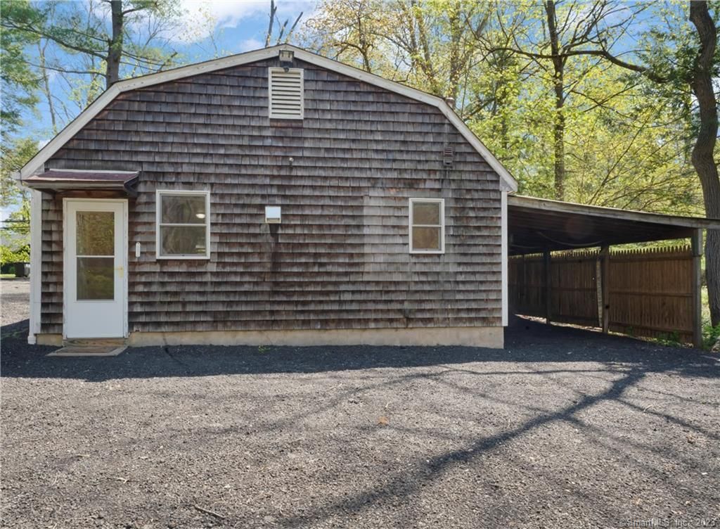 588 Webbs Hill Road cottage, Stamford, CT 06903