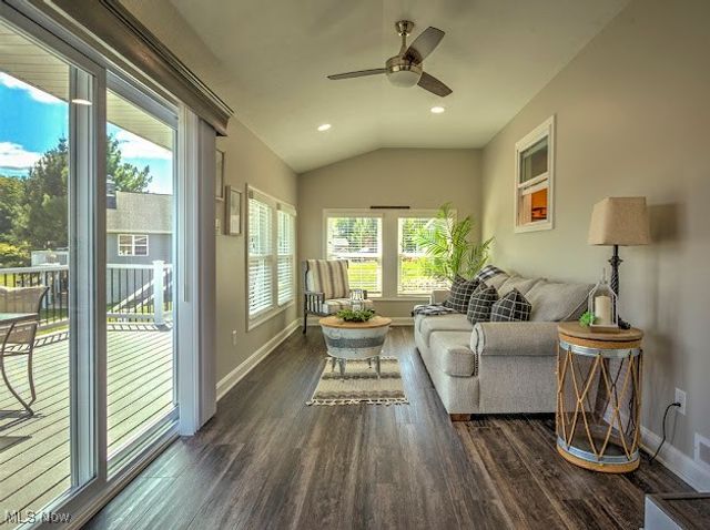 381 N Ridge Heights Drive, Howard, OH 43028