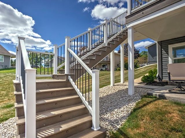 381 N Ridge Heights Drive, Howard, OH 43028