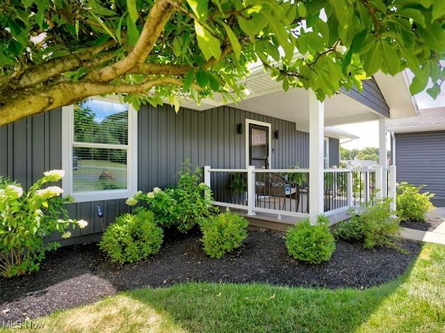 381 N Ridge Heights Drive, Howard, OH 43028