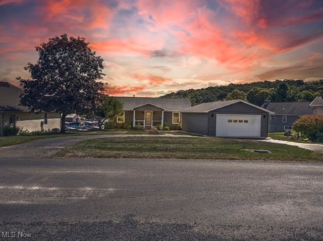 381 N Ridge Heights Drive, Howard, OH 43028