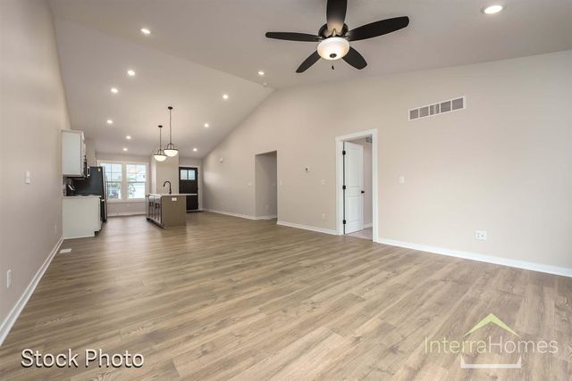 1595 N Village Circle, Kalamazoo, MI 49009
