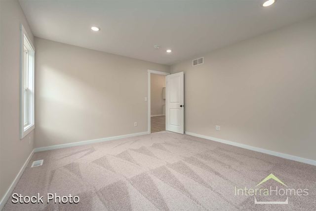 1595 N Village Circle, Kalamazoo, MI 49009