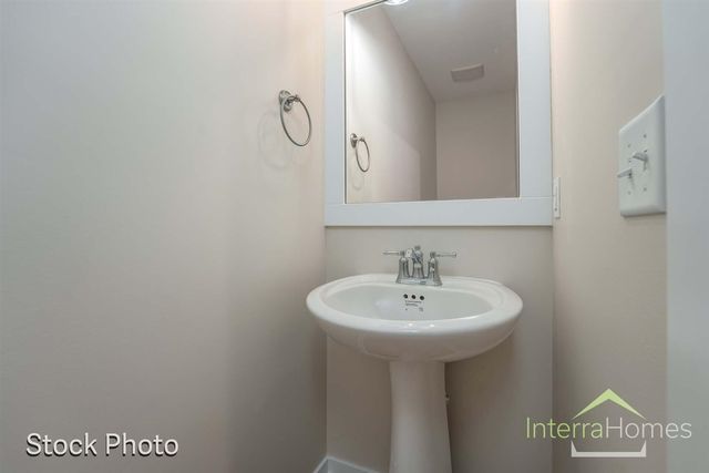1595 N Village Circle, Kalamazoo, MI 49009