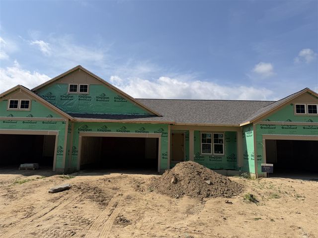 1595 N Village Circle, Kalamazoo, MI 49009